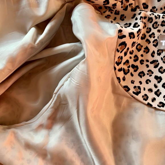 👏 3/$35 👏TanJay Ladies Leopard Print Jacket - Picture 6 of 12